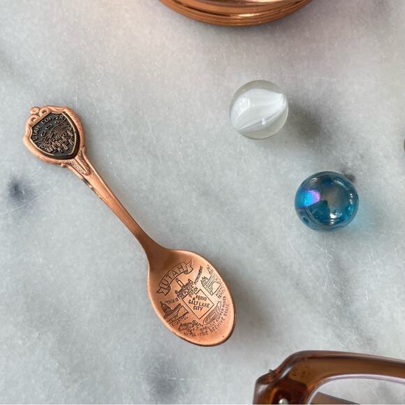 Vintage | Miscellaneous Misc Lot Random Items Marbles Glasses Copper Sewing Kit - Picture 4 of 7